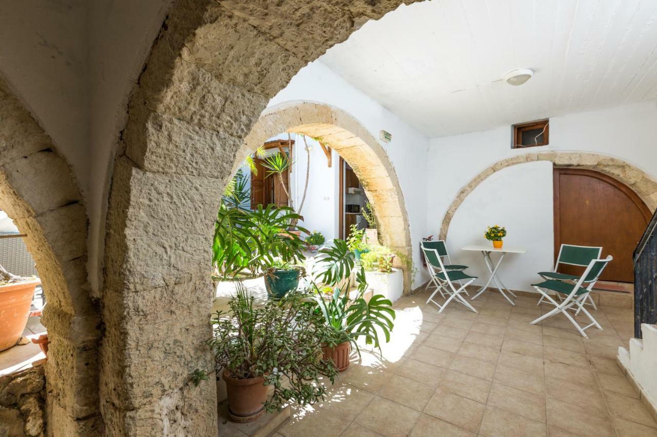 Lilys Apartments Rethymno  Bagian luar foto